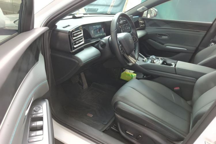 Used BYD Qin L 2024 DM-i 80KM Beyond Model Driver Seat
