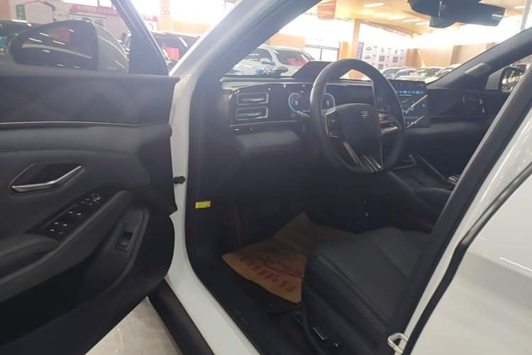 Used BYD Qin L 2024 DM-i 120KM Leading Model Driver Seat