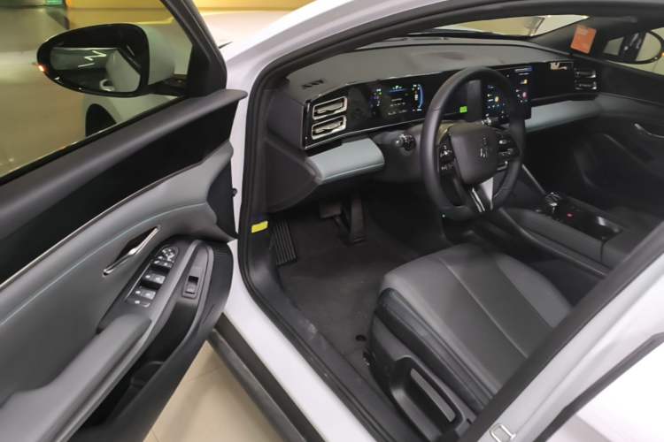 Used BYD Qin L 2024 DM-i 80KM Leading Model Driver Seat