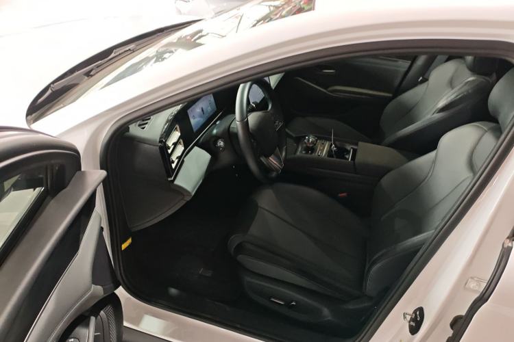 Used BYD Qin L 2024 DM-i 120KM Beyond Model Driver Seat