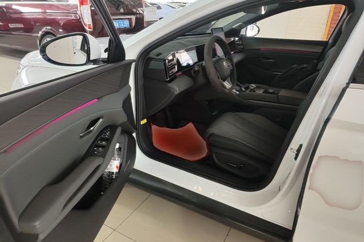 Used BYD Qin L 2024 DM-i 120KM Excellence Model Driver Seat