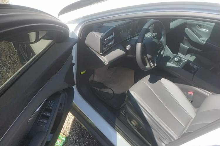 Used BYD Qin L 2024 DM-i 80KM Beyond Model Driver Seat