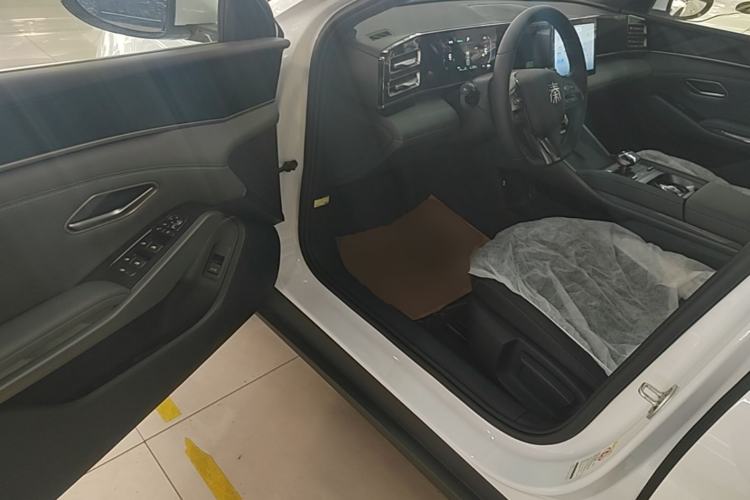 Used BYD Qin L 2024 DM-i 80KM Leading Model Driver Seat