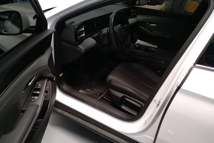 Used BYD Qin L 2024 DM-i 80KM Leading Model Driver Seat
