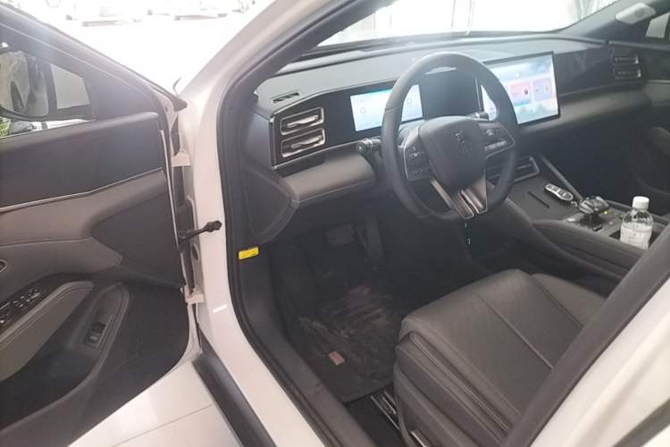 Used BYD Qin L 2024 DM-i 80KM Beyond Model Driver Seat