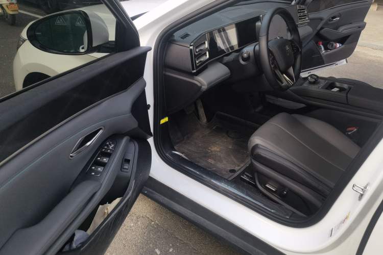 Used BYD Qin L 2024 DM-i 80KM Beyond Model Driver Seat