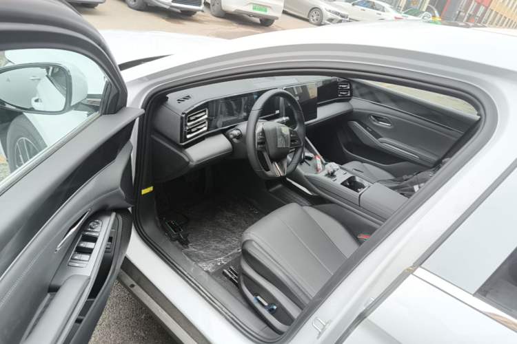Used BYD Qin L 2024 DM-i 120KM Beyond Model Driver Seat