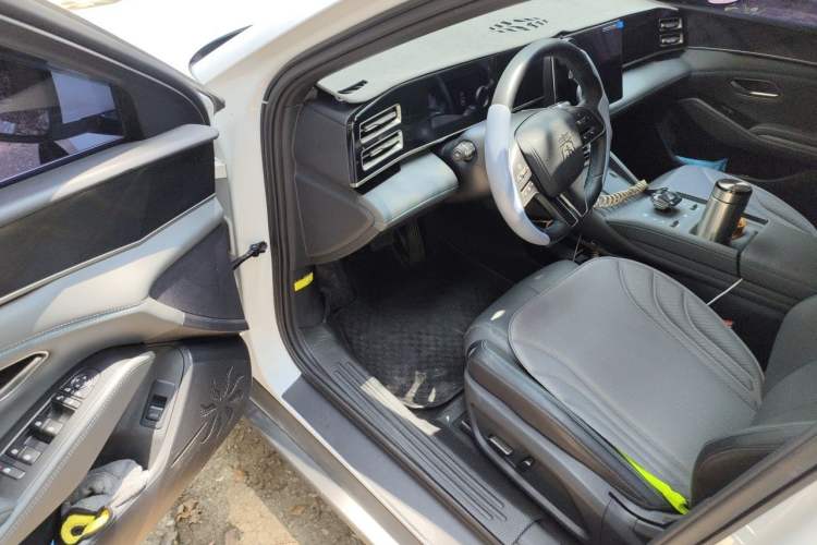 Used BYD Qin L 2024 DM-i 120KM Leading Model Driver Seat