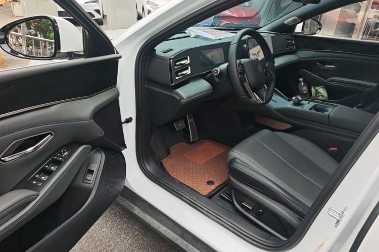 Used BYD Qin L 2024 DM-i 80KM Beyond Model Driver Seat