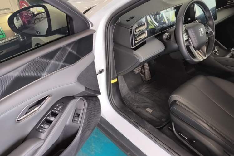 Used BYD Qin L 2024 DM-i 120KM Leading Model Driver Seat