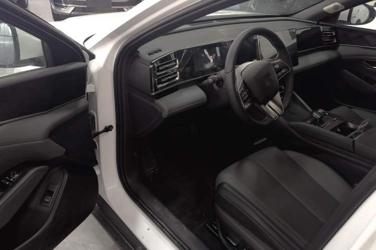 Used BYD Qin L 2024 DM-i 120KM Leading Model Driver Seat