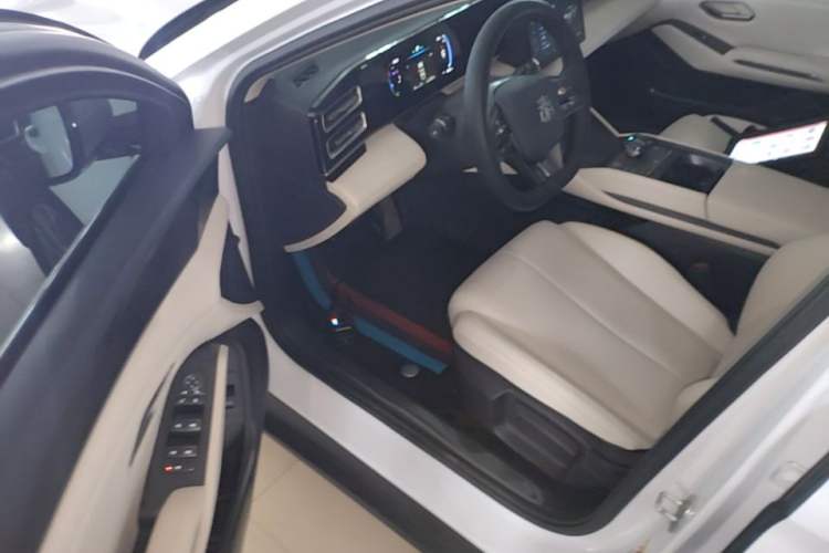 Used BYD Qin L 2024 DM-i 80KM Leading Model Driver Seat