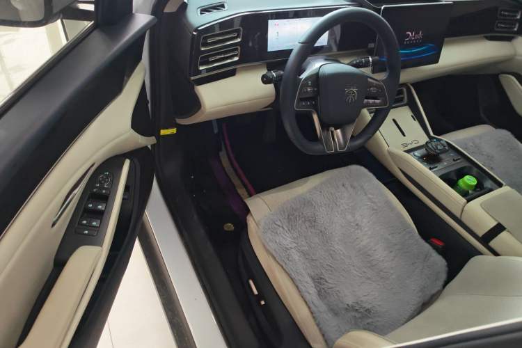 Used BYD Qin L 2024 DM-i 120KM Beyond Model Driver Seat