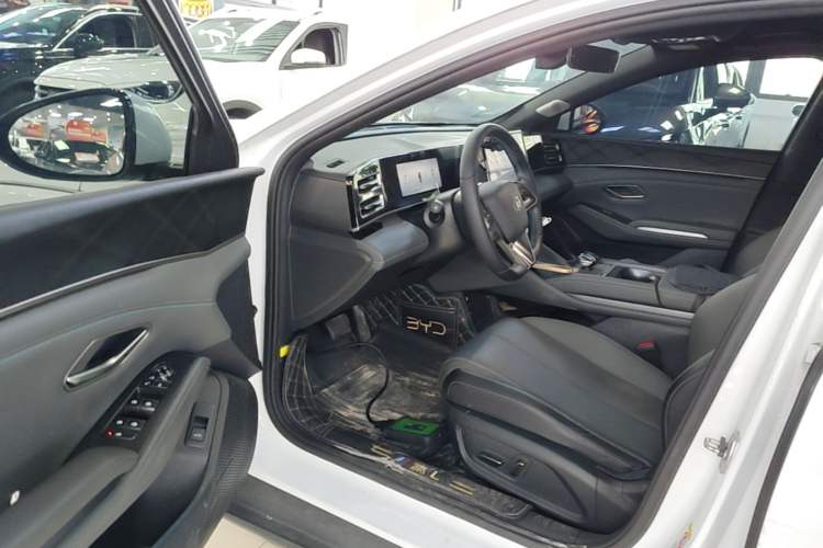 Used BYD Qin L 2024 DM-i 80KM Beyond Model Driver Seat