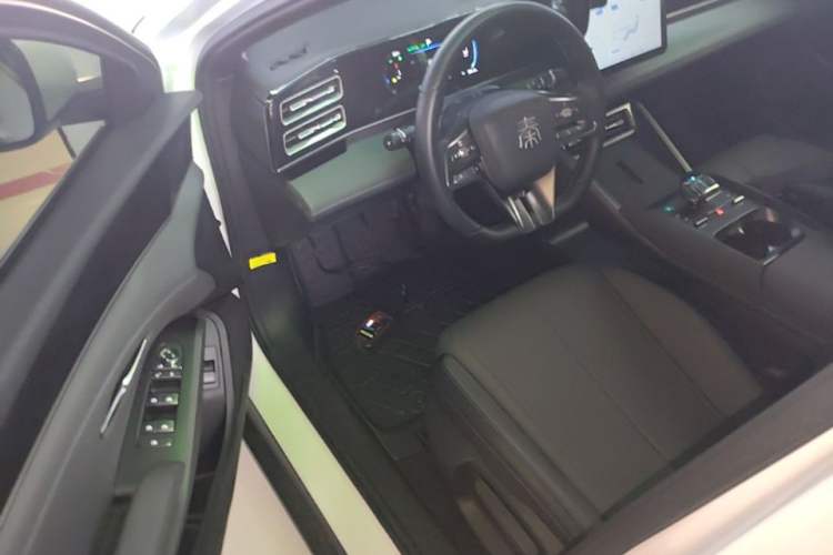 Used BYD Qin L 2024 DM-i 80KM Leading Model Driver Seat