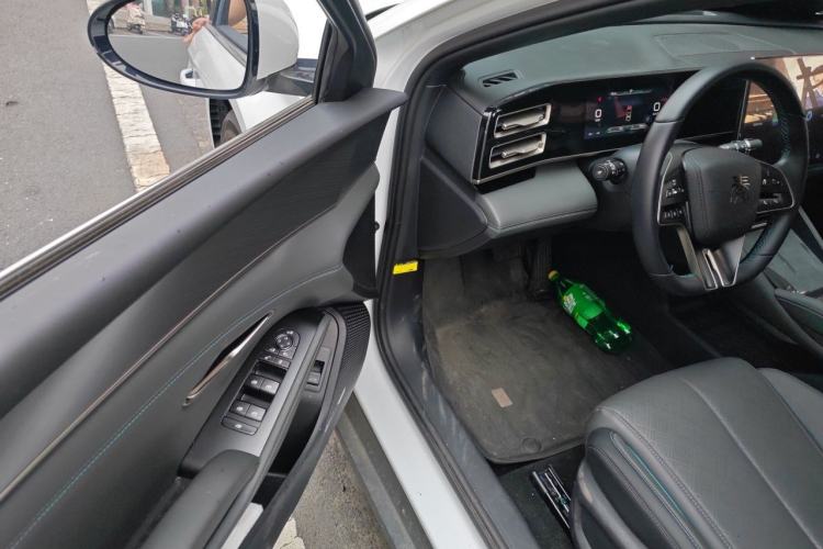 Used BYD Qin L 2024 DM-i 120KM Excellence Model Driver Seat