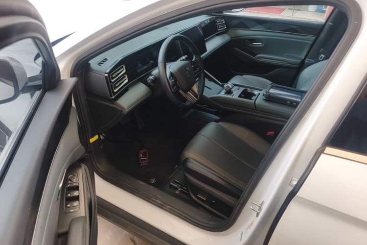 Used BYD Qin L 2024 DM-i 80KM Beyond Model Driver Seat