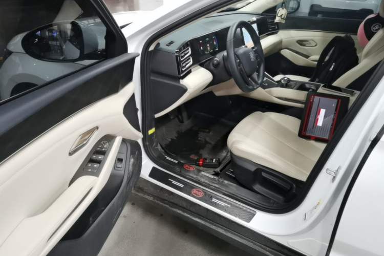Used BYD Qin L 2024 DM-i 80KM Leading Model Driver Seat