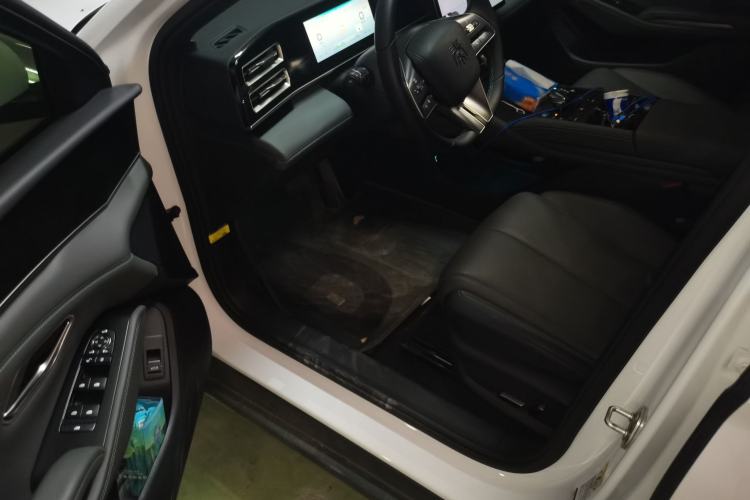 Used BYD Qin L 2024 DM-i 120KM Beyond Model Driver Seat