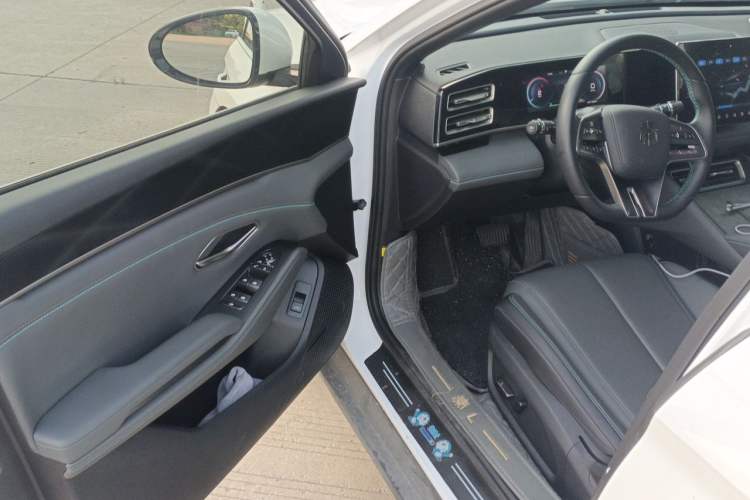 Used BYD Qin L 2024 DM-i 120KM Leading Model Driver Seat