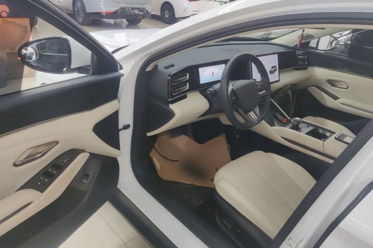 Used BYD Qin L 2024 DM-i 120KM Leading Model Driver Seat