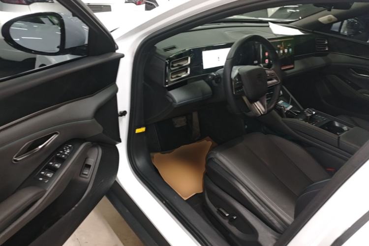 Used BYD Qin L 2024 DM-i 120KM Beyond Model Driver Seat