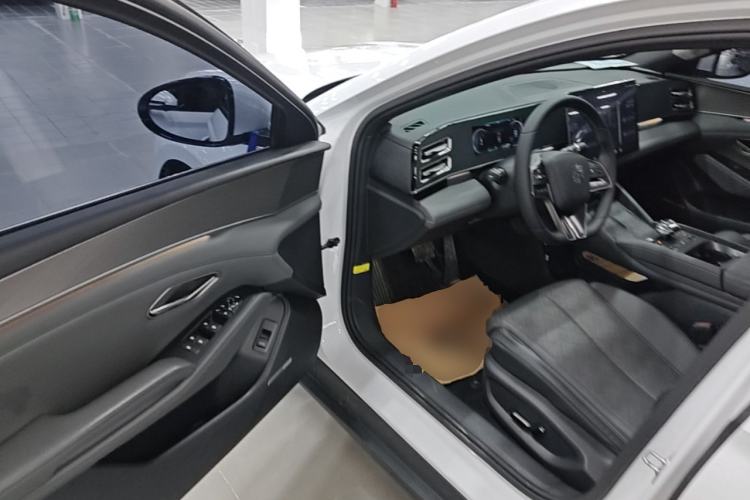 Used BYD Qin L 2024 DM-i 120KM Excellence Model Driver Seat