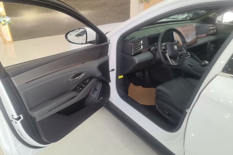 Used BYD Qin L 2024 DM-i 120KM Excellence Model Driver Seat