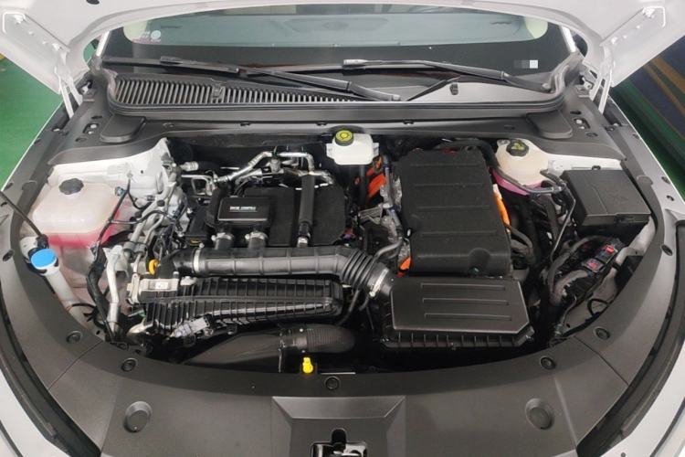 Used BYD Qin L 2024 DM-i 120KM Leading Model Engine Bay