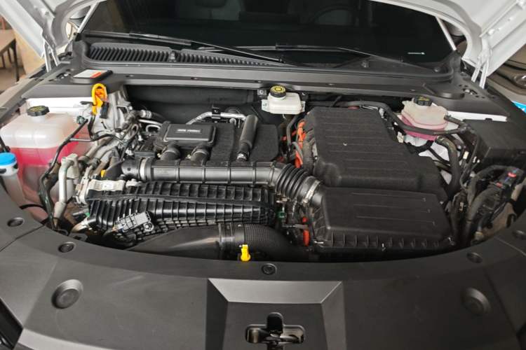Used BYD Qin L 2024 DM-i 80KM Beyond Model Engine Bay