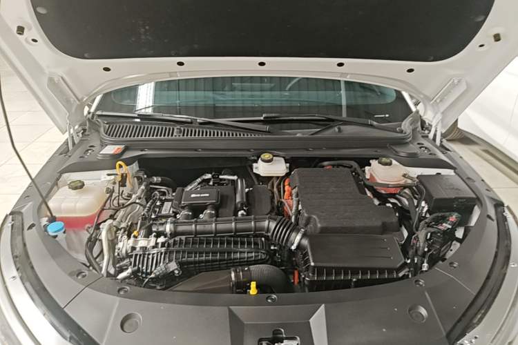 Used BYD Qin L 2024 DM-i 80KM Leading Model Engine Bay