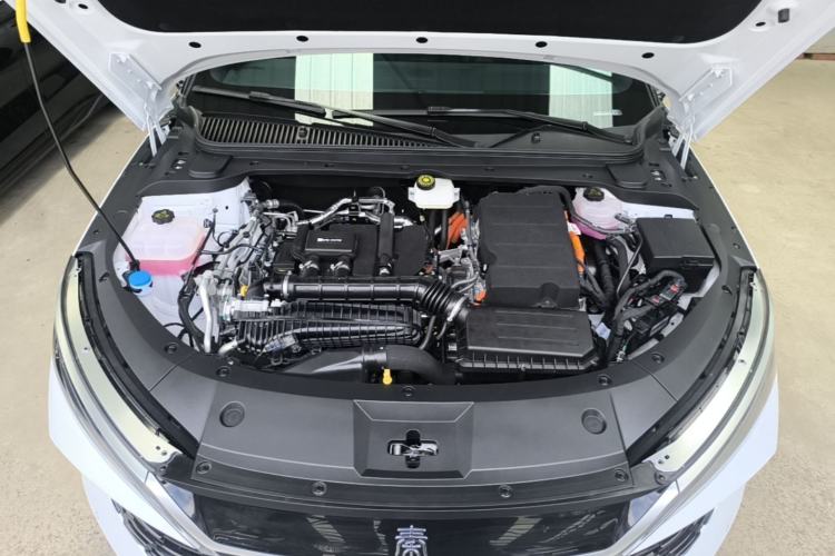 Used BYD Qin L 2024 DM-i 120KM Leading Model Engine Bay