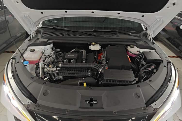 Used BYD Qin L 2024 DM-i 120KM Leading Model Engine Bay