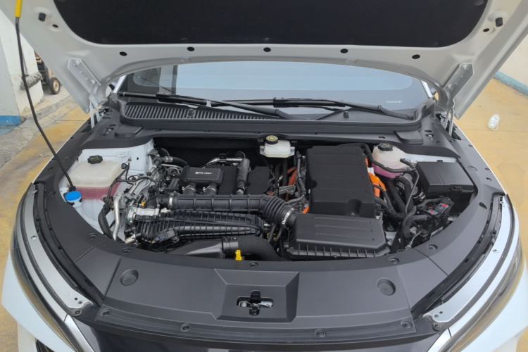 Used BYD Qin L 2024 DM-i 120KM Leading Model Engine Bay