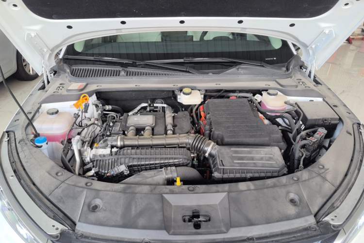 Used BYD Qin L 2024 DM-i 80KM Leading Model Engine Bay