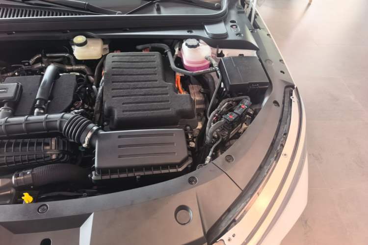 Used BYD Qin L 2024 DM-i 80KM Beyond Model Engine Bay Left