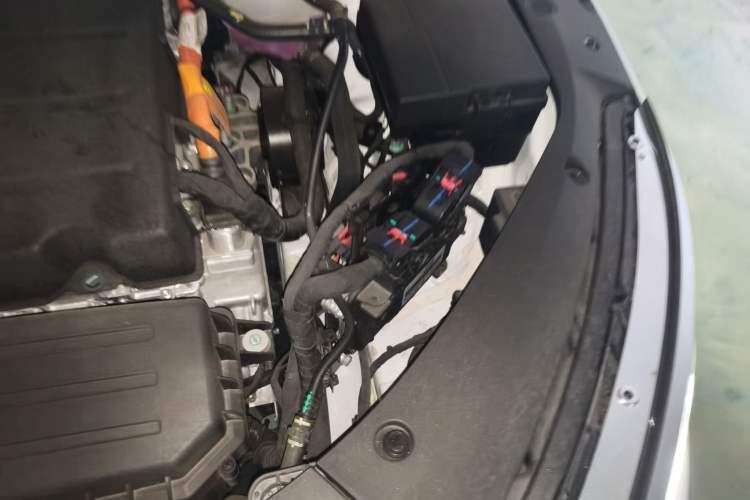 Used BYD Qin L 2024 DM-i 120KM Beyond Model Engine Bay Left