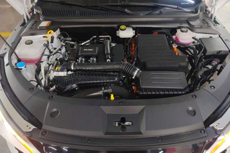 Used BYD Qin L 2024 DM-i 80KM Leading Model Engine Bay