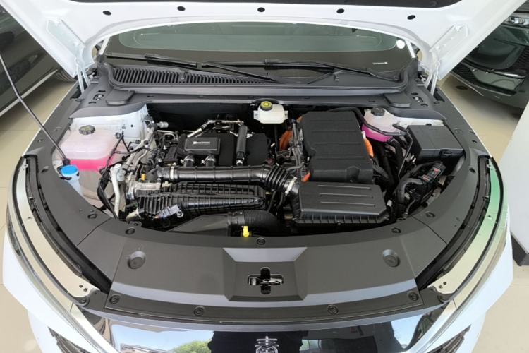 Used BYD Qin L 2024 DM-i 120KM Leading Model Engine Bay