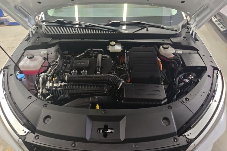 Used BYD Qin L 2024 DM-i 120KM Leading Model Engine Bay