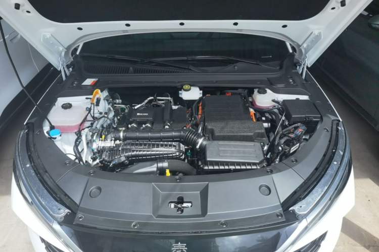 Used BYD Qin L 2024 DM-i 80KM Leading Model Engine Bay