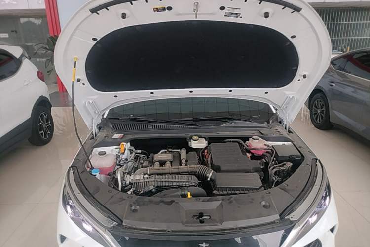 Used BYD Qin L 2024 DM-i 80KM Leading Model Engine Bay