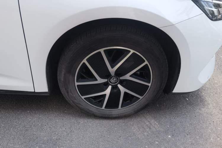 Used BYD Qin L 2024 DM-i 80KM Beyond Model Exterior 1