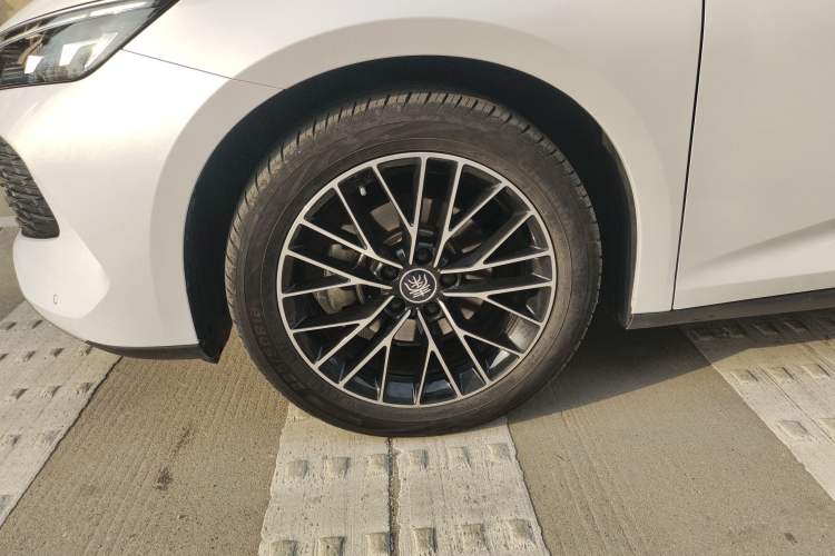 Used BYD Qin L 2024 DM-i 120KM Excellence Model Exterior 2