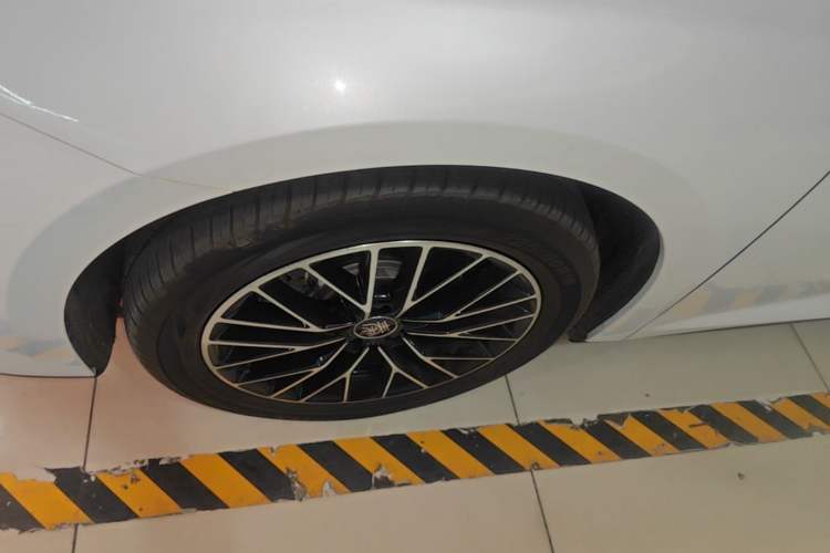 Used BYD Qin L 2024 DM-i 120KM Excellence Model Exterior 4