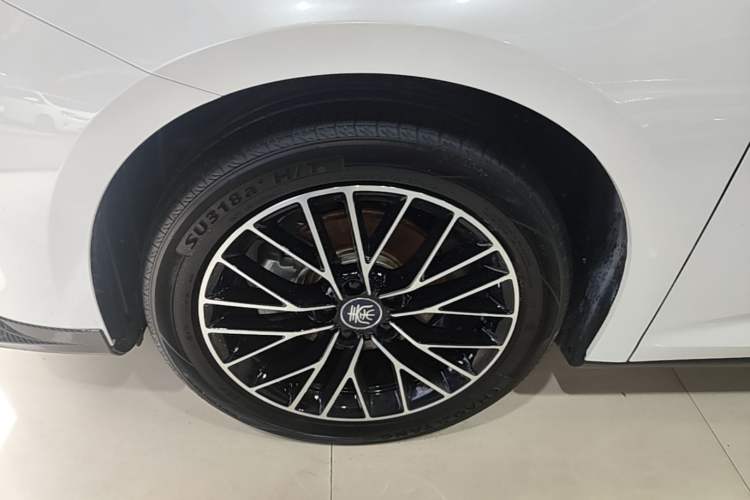 Used BYD Qin L 2024 DM-i 120KM Excellence Model Exterior 4