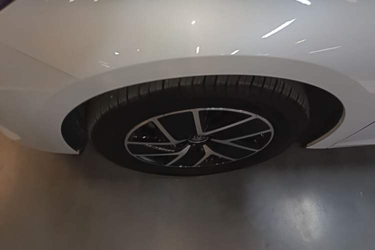 Used BYD Qin L 2024 DM-i 120KM Beyond Model Exterior 4