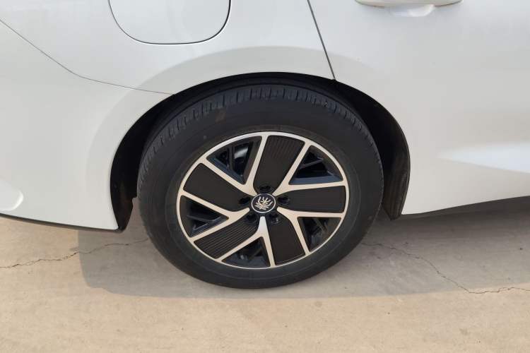 Used BYD Qin L 2024 DM-i 120KM Beyond Model Exterior 5