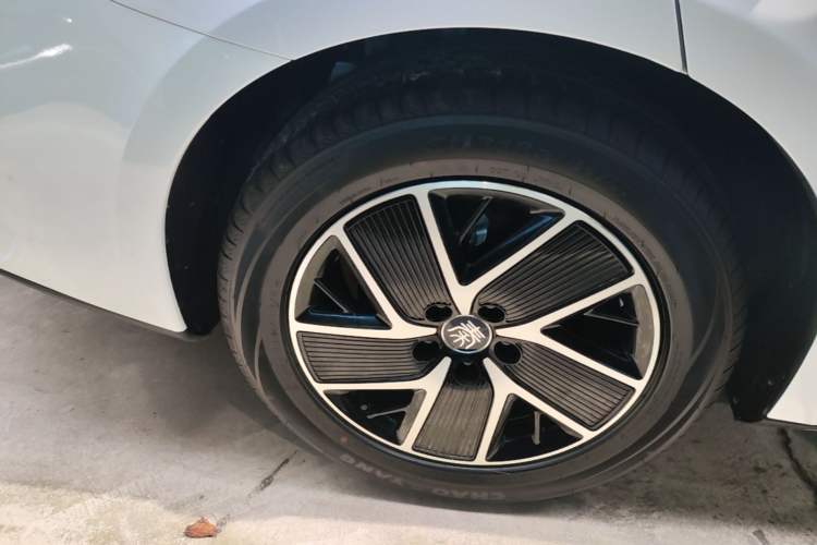 Used BYD Qin L 2024 DM-i 120KM Beyond Model Exterior 5