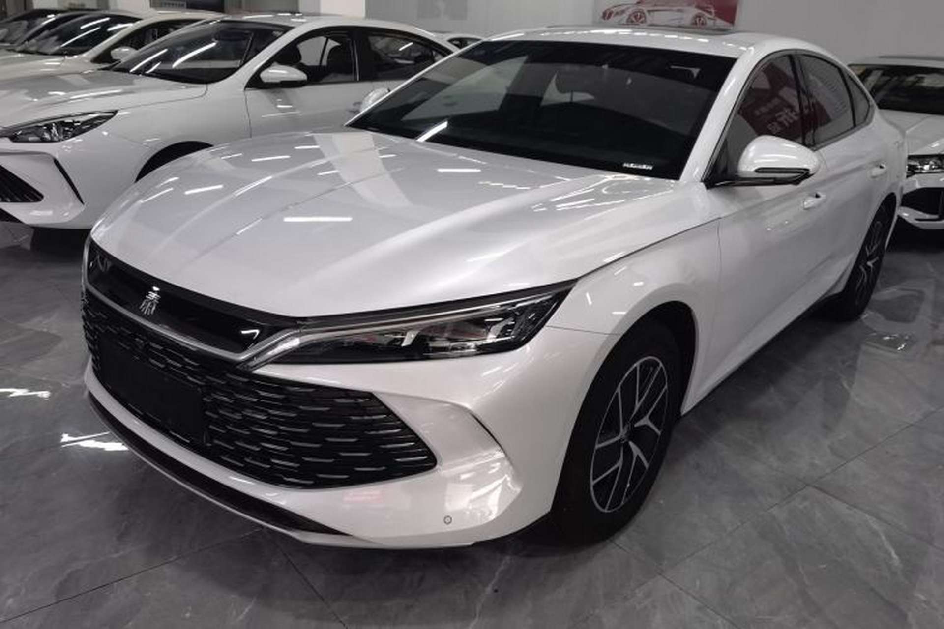 Used BYD Qin L 2024 DM-i 120KM Leading Model Front Left 45 Deg